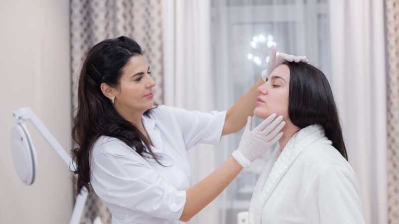 Can Dubai Clinics Sculpt Away Your Double Chin?